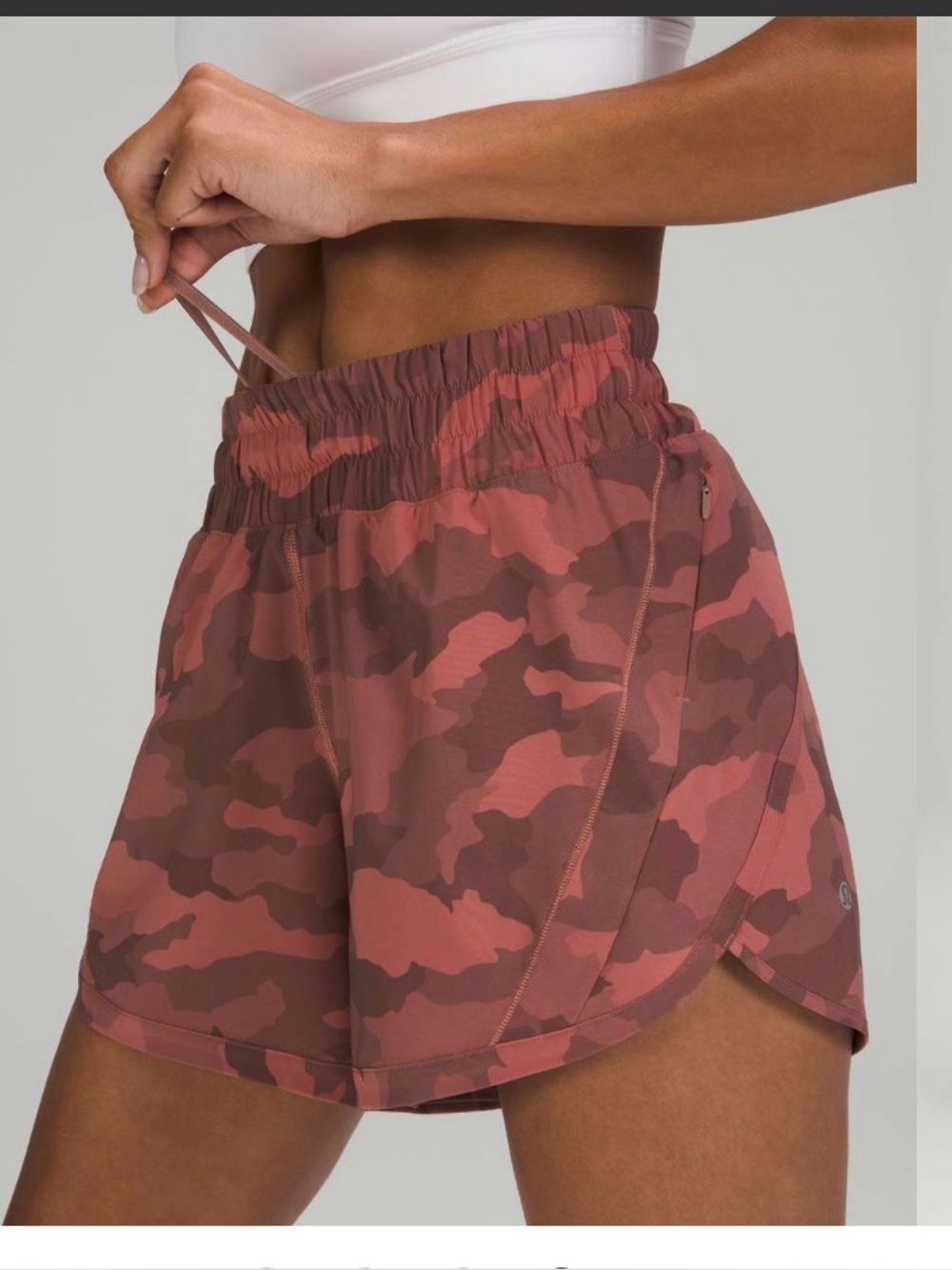 Lululemon track that mid-rise Women's lined brier rose Camo Athletic Shorts 2